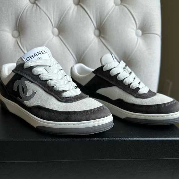 CHANEL 2023 BLACK AND WHITE SUEDE KIDSKIN SNEAKERS. SIZE 36.5. SOLD OUT - Picture 3 of 9